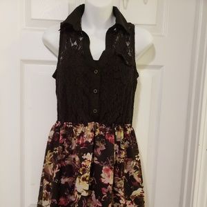 Junior's Dress Size Medium